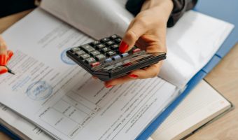 pexels-mikhail-nilov-8297030